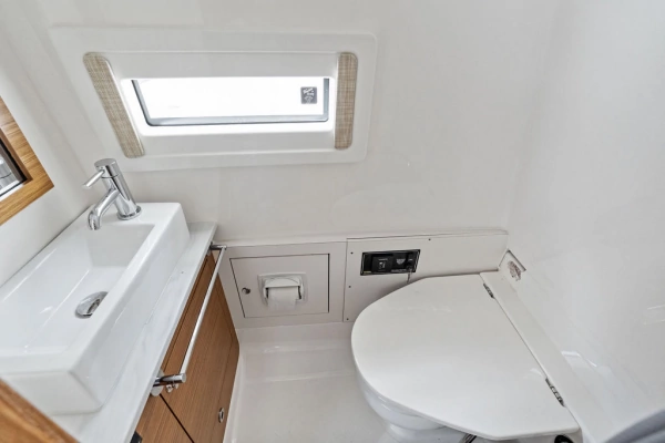 2021 Pursuit 37