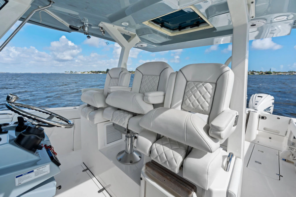 37ft Pursuit Yacht For Sale