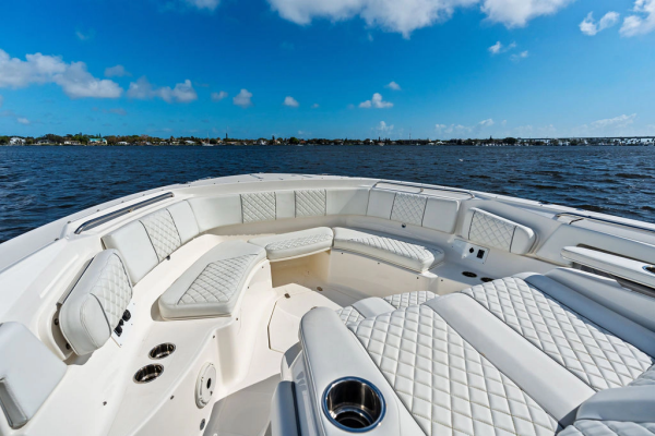 37ft Pursuit Yacht For Sale