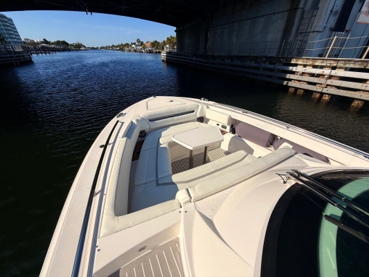 Tiara Yachts 38 LS Yacht For Sale