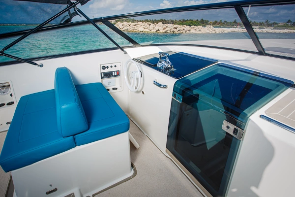 VanDutch 40 Yacht For Sale