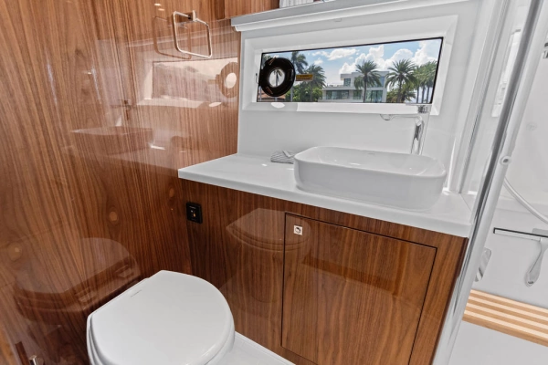 Riviera 4600 Sport Yacht Platinum Edition Yacht For Sale