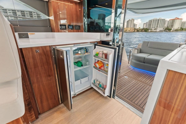 Riviera 4600 Sport Yacht Platinum Edition Yacht For Sale
