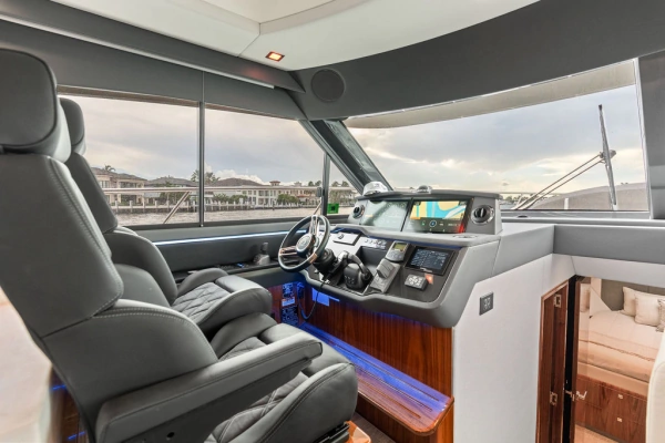Riviera 4600 Sport Yacht Platinum Edition Yacht For Sale