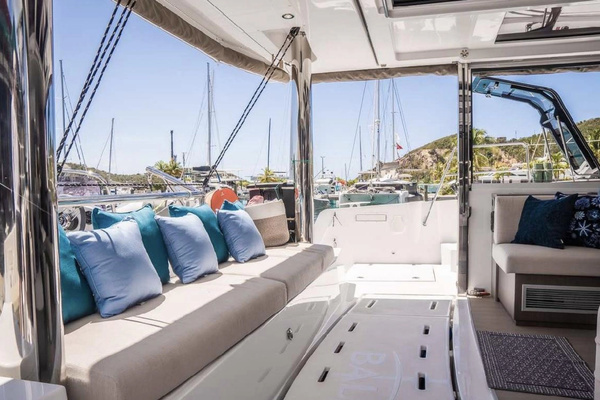Bali 4.8 Yacht For Sale