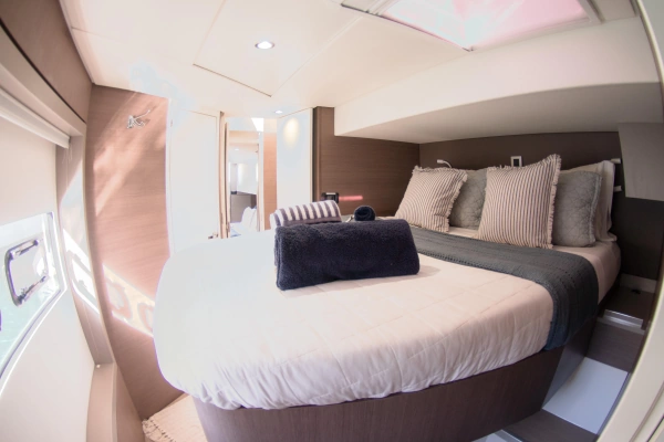Bali 4.8 Yacht For Sale