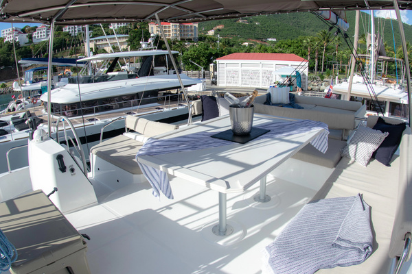 Bali 4.8 Yacht For Sale