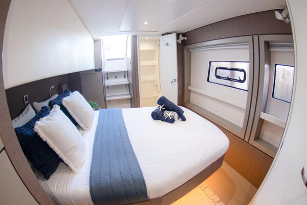 Bali 4.8 Yacht For Sale