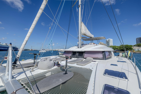 58ft Fountaine Pajot Yacht For Sale