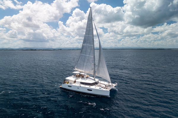 58ft Fountaine Pajot Yacht For Sale