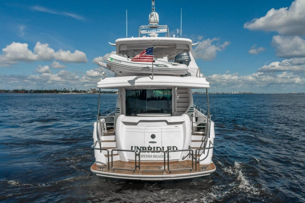 2003 Horizon 64