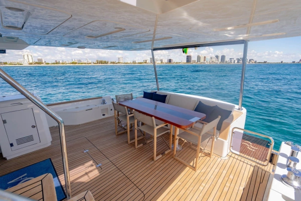 2022 Sirena 68