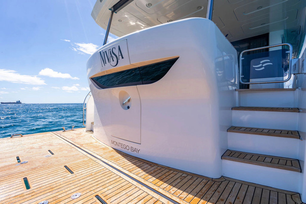 2022 Sirena 68