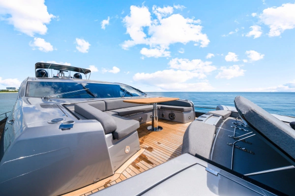 Sunseeker Predator 84 Yacht For Sale