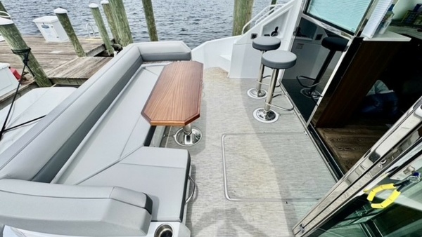 Past Time 50ft Cruisers Yachts Yacht For Sale