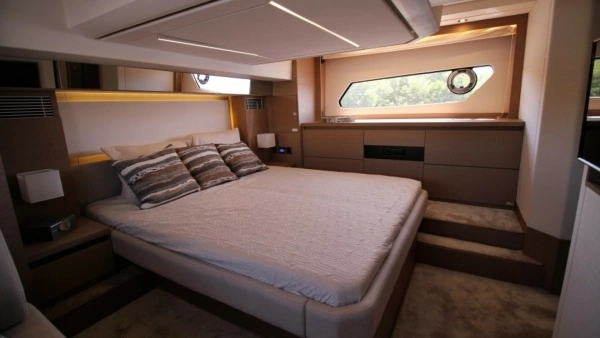 2018 Prestige 46