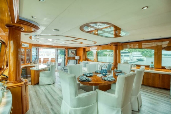 MAJESTIK 80ft Hatteras Yacht For Sale