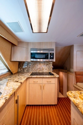 1997 Hatteras 65