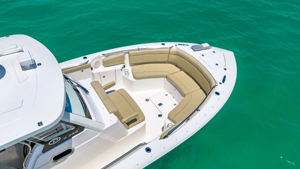 2019 Pursuit 32