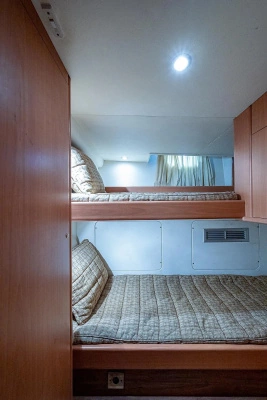 2000 Princess 72