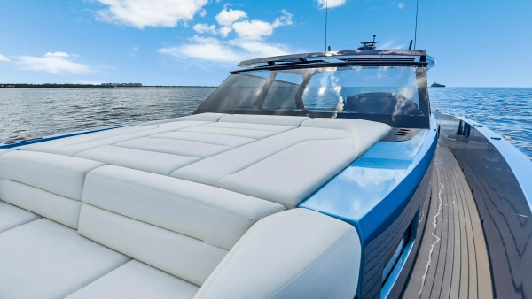 2022 Vanquish Yachts 58