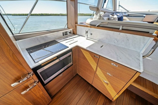 2023 Princess 50