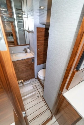 2025 Viking 90