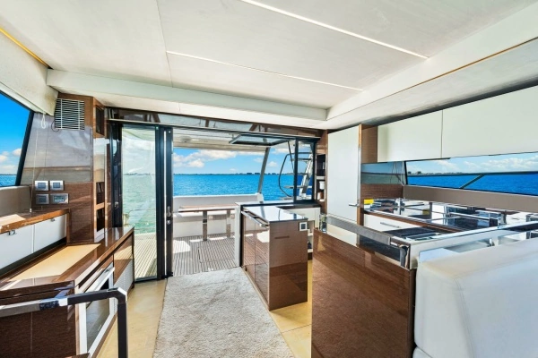 2019 Prestige 63