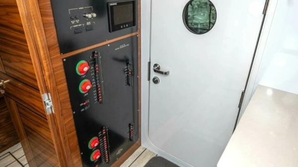 Viking 90C Yacht For Sale