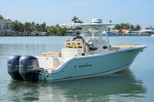 28ft NauticStar Yacht For Sale
