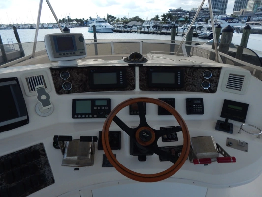 Sea Ray Sedan Bridge Yacht For Sale
