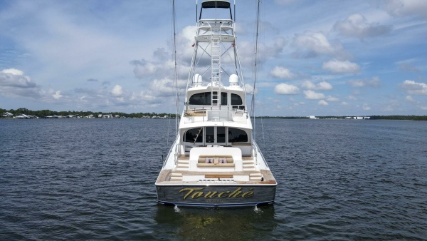 2016 92 Viking Enclosed Bridge Touche Exterior (13)