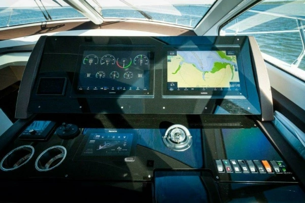 2020 Cruisers Yachts 60