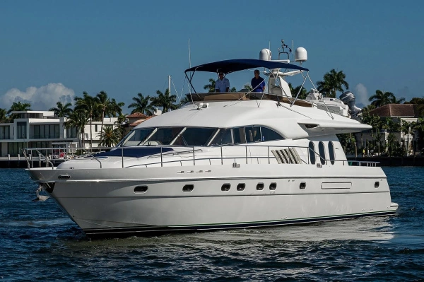 2000 Princess 72