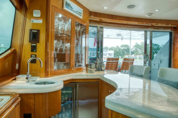 MAJESTIK 80ft Hatteras Yacht For Sale