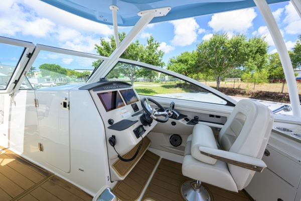 Boston Whaler 32 - Veronica