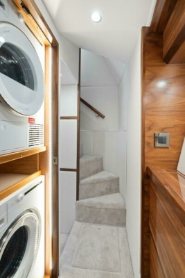 Viking 74 Convertible - Laundry Closet