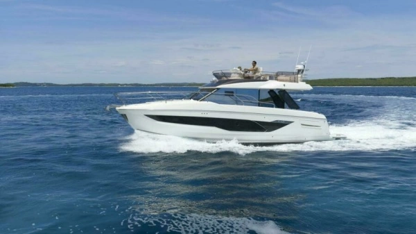 43-ft-Prestige-2027-F4.3-New Prestige F4.3-St Petersburg Florida United States yacht for sale