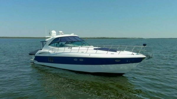 2005 Cruisers Yachts 50
