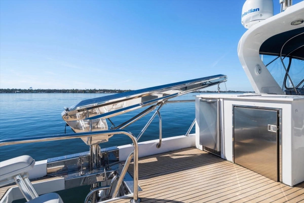 2000 Ocean Alexander 61