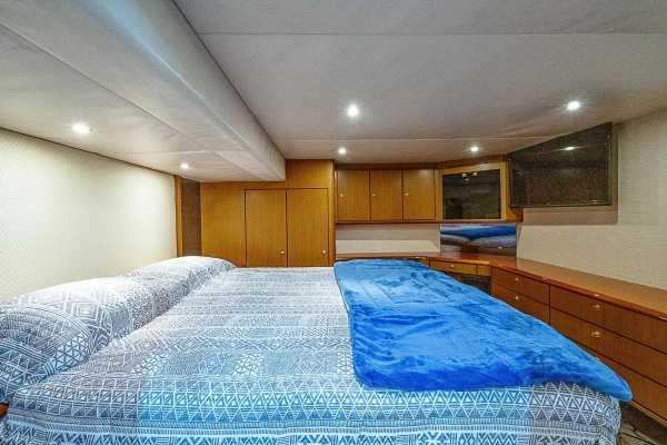 2003 Ocean Yachts 65