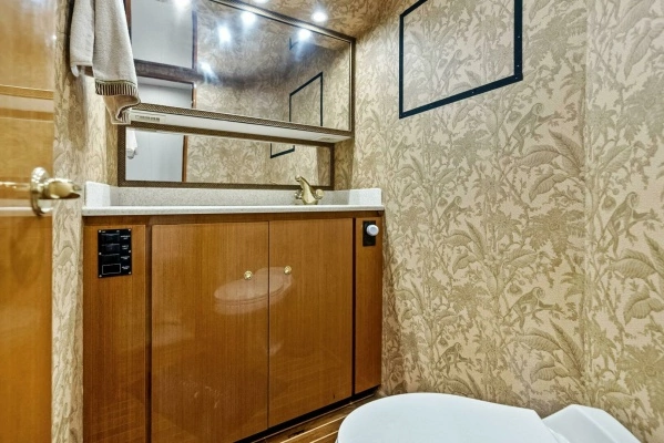 2002 Viking 65