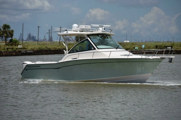 2016 Grady-White 33