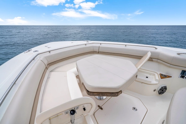 2025 Boston Whaler 38
