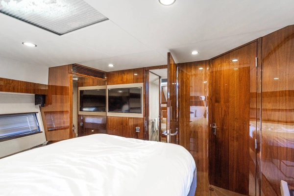 2019 Fairline 53