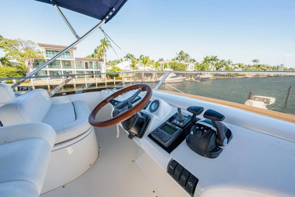 2000 Princess 72
