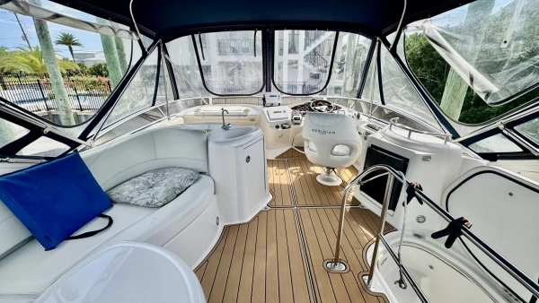 Meridian 391 Sedan Yacht For Sale