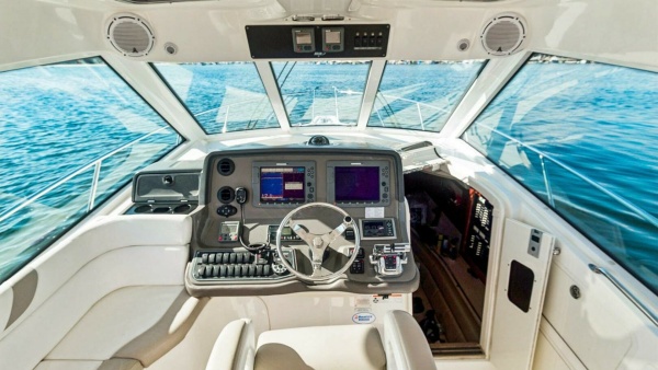 HAMMERHEAD II 34ft Boston Whaler Yacht For Sale