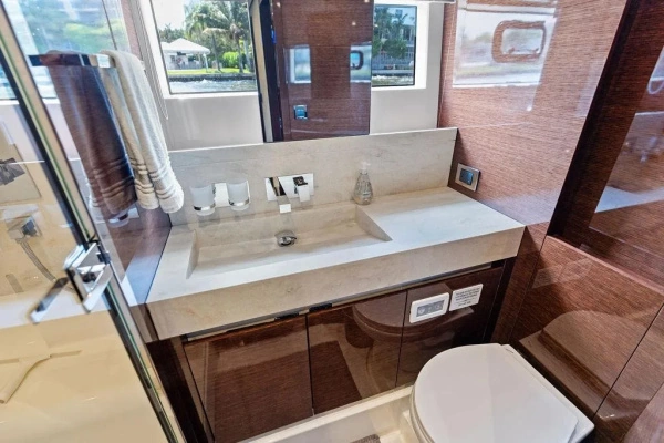 2018 Prestige 68