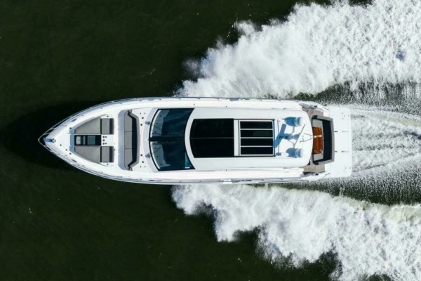 2019 Cruisers Yachts 60